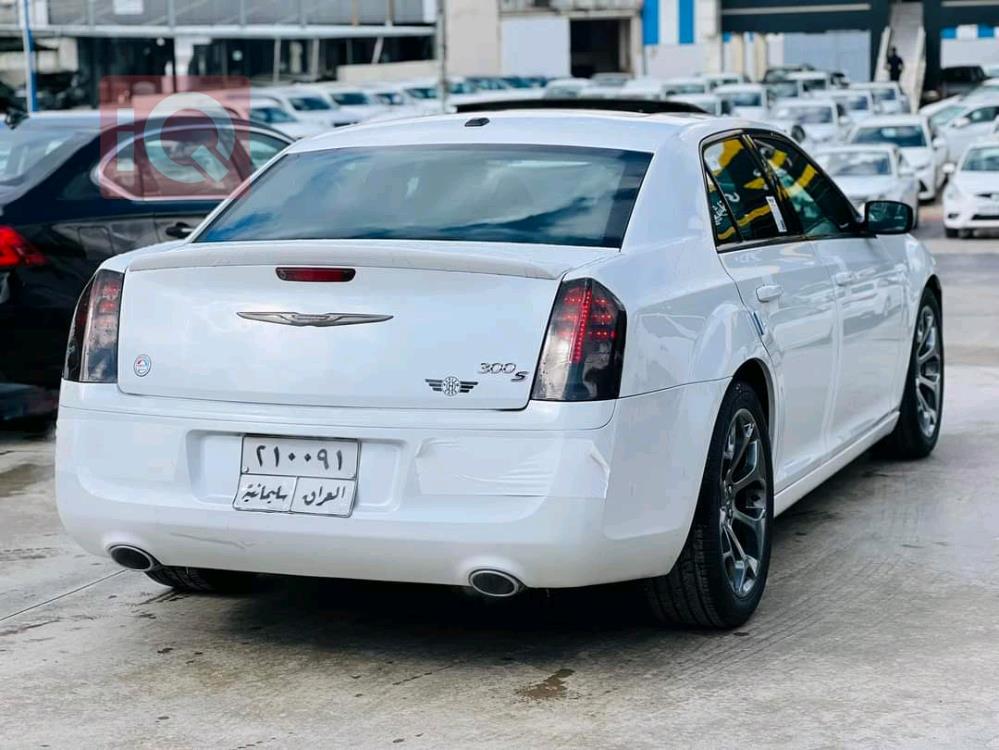 کرایسلەر 300
